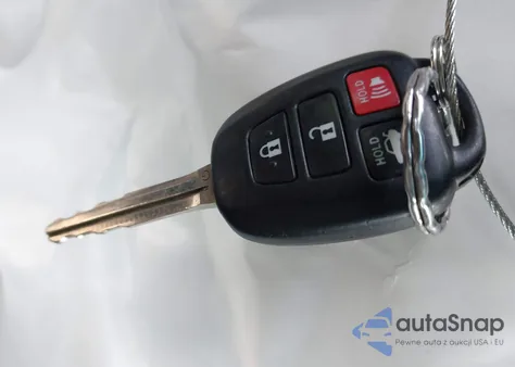 2013 Toyota Camry Se z USA, uszkodzony, nr VIN 4T1BF1FK2DU269066